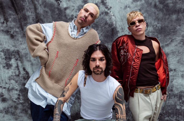 Легендарний come back: QUEST PISTOLS презентують новий бенгер “Божевільна”