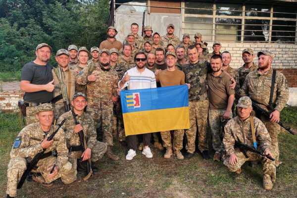 Гурт БЕЗ ОБМЕЖЕНЬ спільно із «Азов», з нагоди 10-річчя бригади, презентували нову відеороботу на пісню “Героям”
