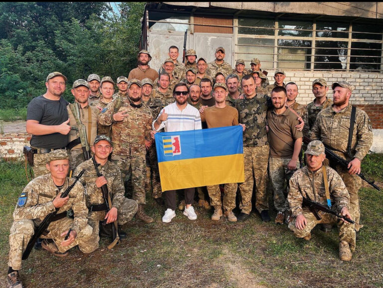 Гурт БЕЗ ОБМЕЖЕНЬ спільно із «Азов», з нагоди 10-річчя бригади, презентували нову відеороботу на пісню “Героям”