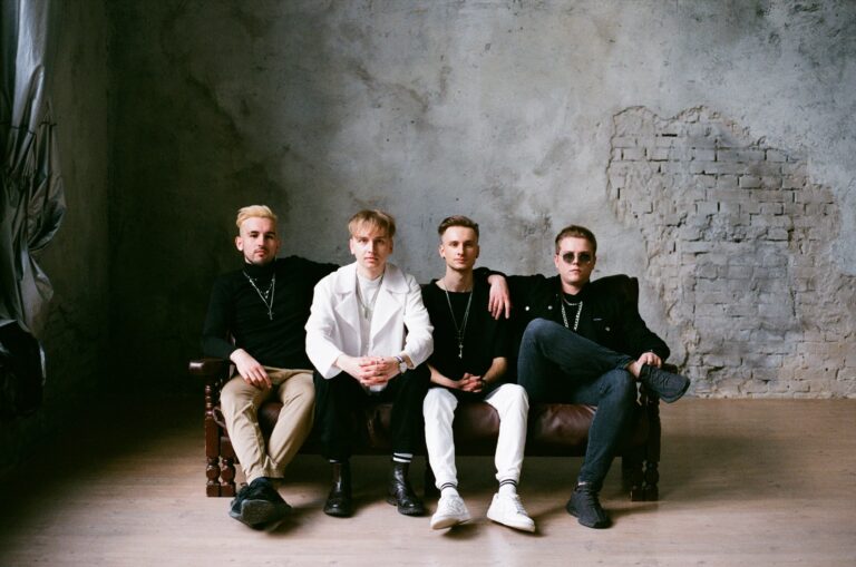 Гурт Amberwhale випускають трек "Come at Me" - заклик боротьби українців за свою ідентичність