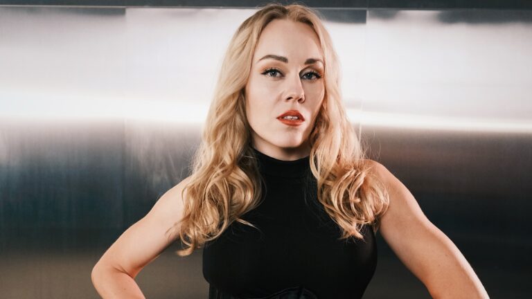 Олена Тополя презентувала адаптацію хіта з потужним патріотичним сенсом