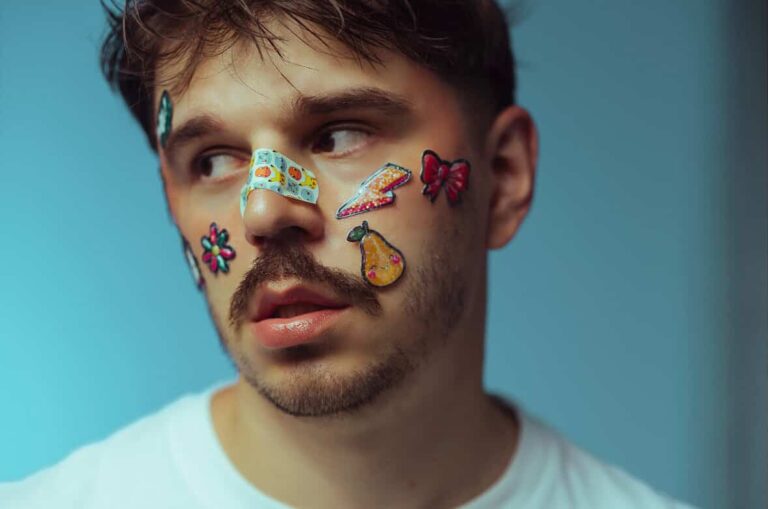 Щира історія про невдалі стосунки: M1SHKA презентує новий трек “Стік”