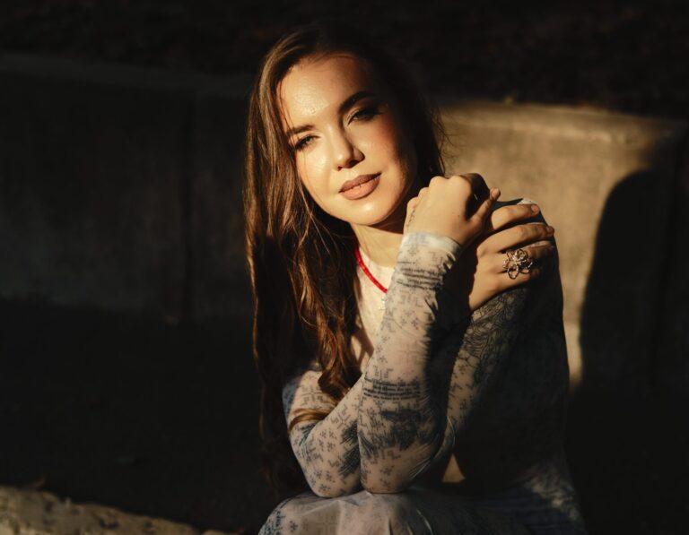 Червона помада — сила чи маска: TEREN презентує сингл “Не губи”