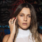 Тендітна і пристрасна прем’єра від KOLA — пісня «Кофеїн»