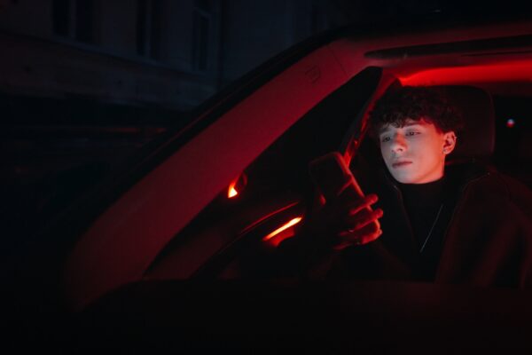 Муаяд презентує «Дистанцію» — трек про близькість, що стирає межі