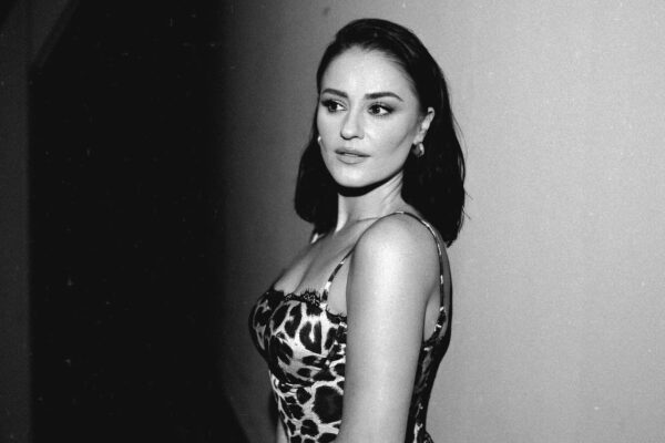 Марта Адамчук презентувала новий трек «Між нами» — весняна пісня про кохання