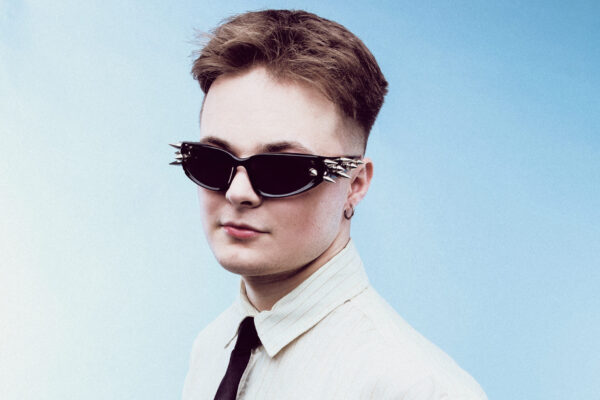 OSTY презентує «Рожеві окуляри»: трек, який звучить як весна