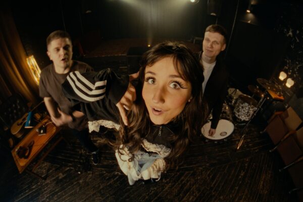 VICTORIA NIRO презентує пісню «Ало, це хто?» та анонсує тур Україною