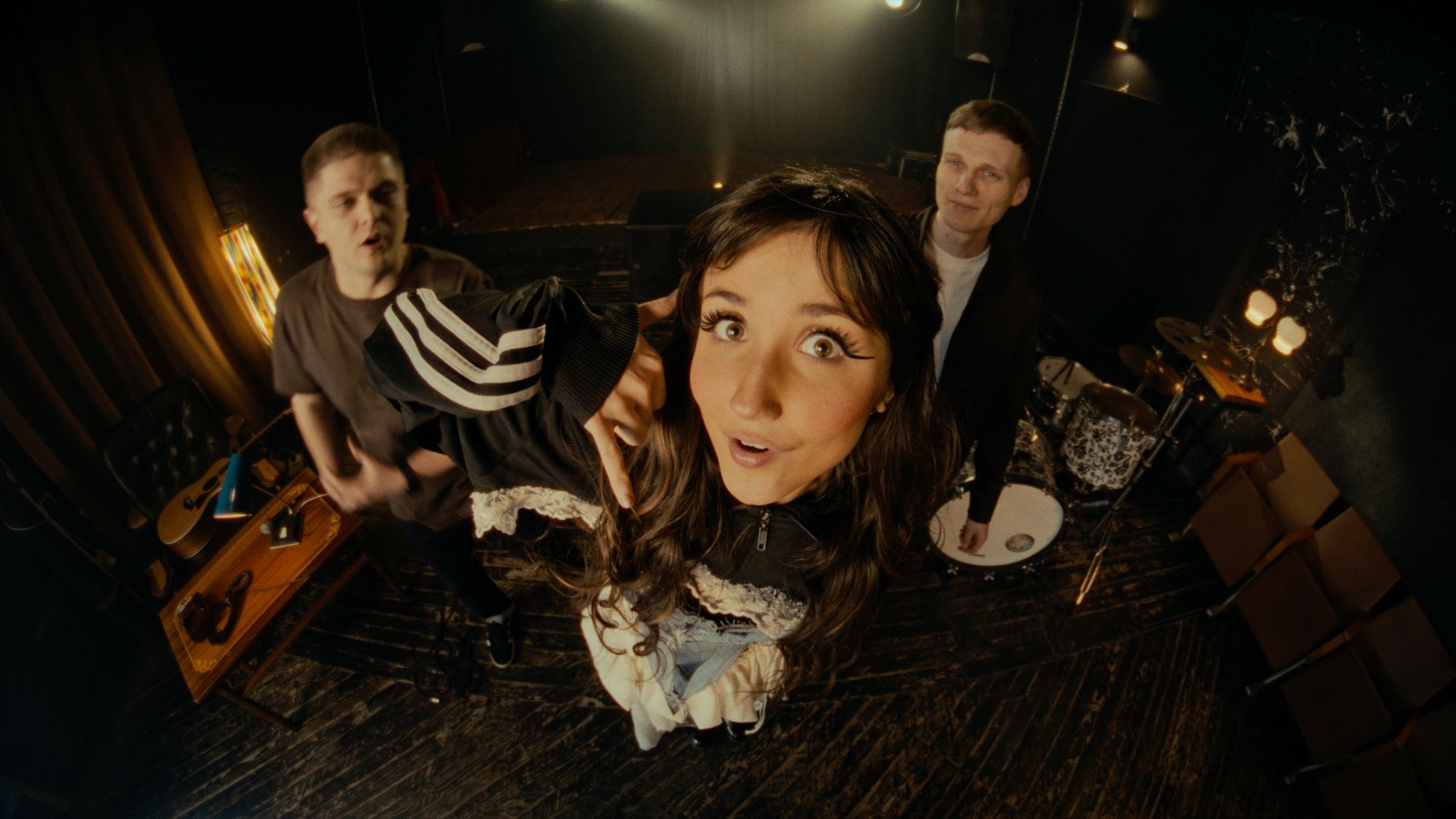 VICTORIA NIRO презентує пісню «Ало, це хто?» та анонсує тур Україною