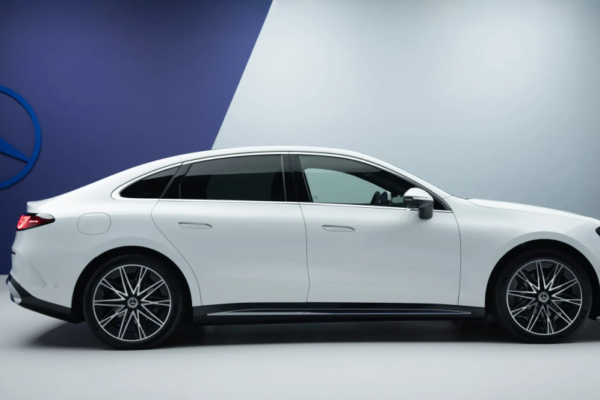 Mercedes робить ставку на електрику: новий C-Class вражає запасом ходу і технологіями