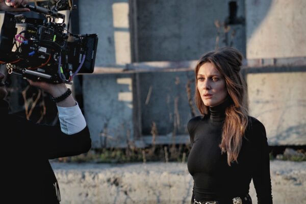 Нова пісня KOLA «Каблучка»: трохи ностальгії, трохи іронії й багато правди про «невчасно»